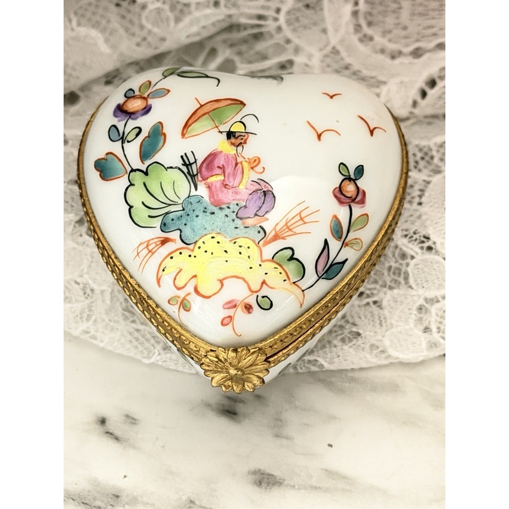 Limoges France Chamart Heart Shaped Trinket Box Made for Tiffany & Co. (A3223)